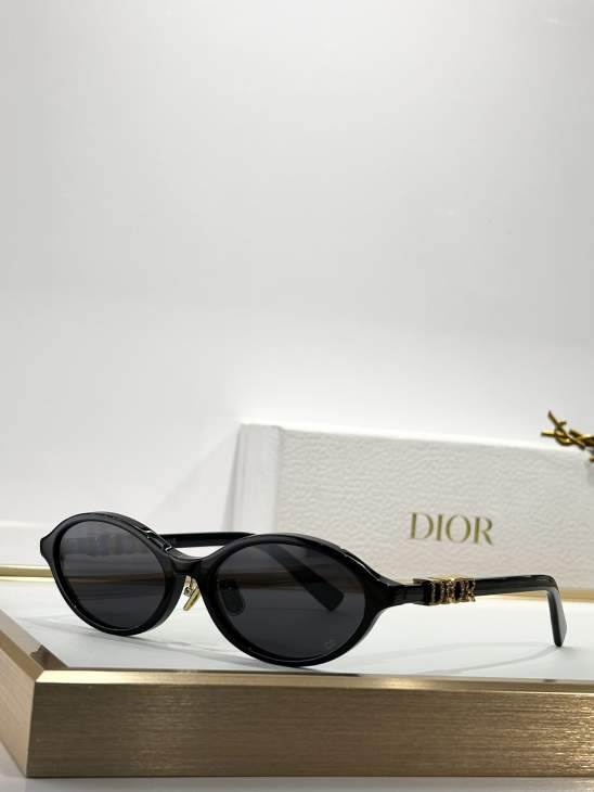 Picture of Dior Sunglasses _SKUfw77670586fw
